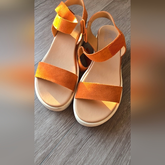 Sorel Canyon Gold Suede Cameron Sandal – Women’s 8, Velcro Platform - Picture 3 of 12